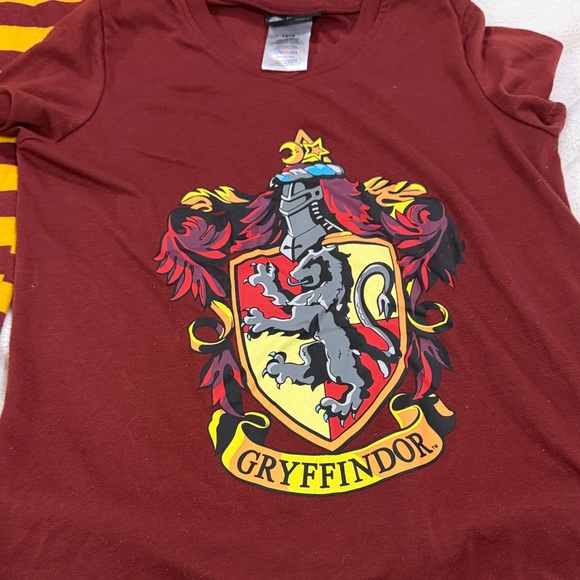 Harry Potter Kids' Maroon and Gold Pajama Set - Picture 3 of 6